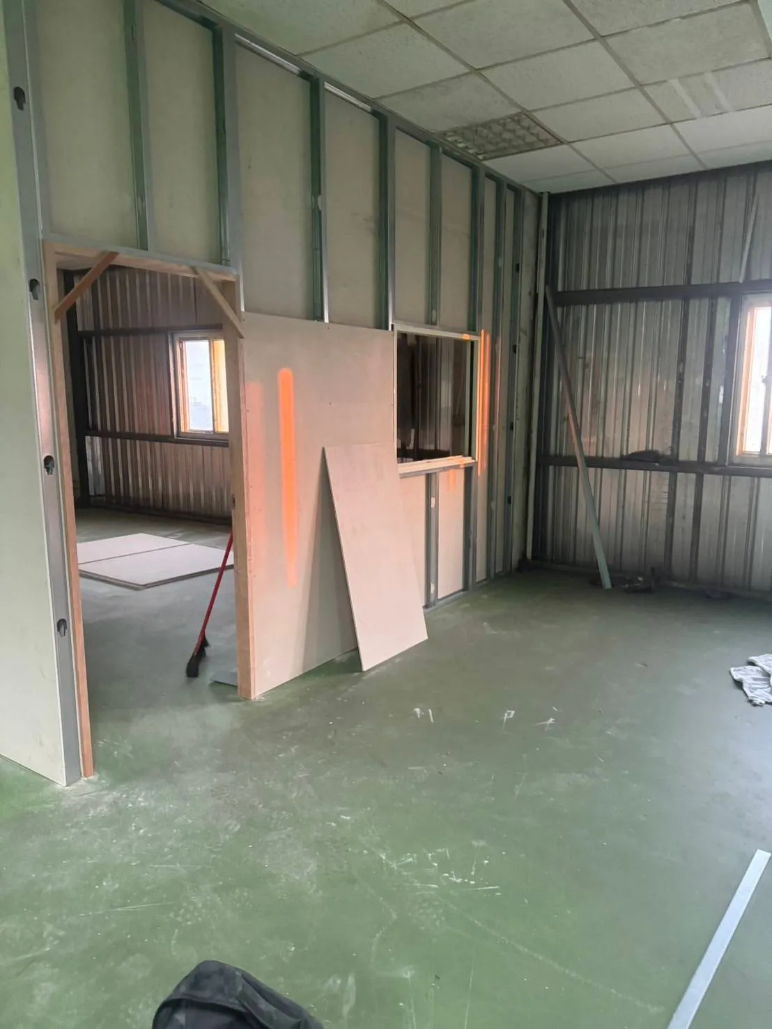 桃園現代化隔間工程不只快還要穩！鵬程教你1次避開施工地雷
